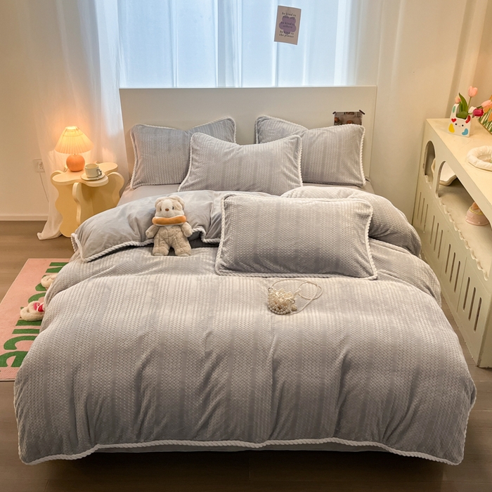 91家纺网 家纺一手货源 找家纺 酱子 2025新款成品提花包边牛奶绒四件套 提花-高级灰