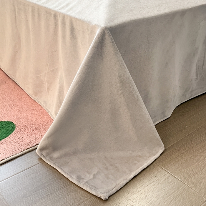 91家纺网 家纺一手货源 找家纺 酱子 2025新款成品提花包边牛奶绒四件套 提花-高级灰