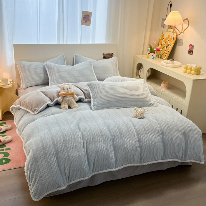 91家纺网 家纺一手货源 找家纺 酱子 2025新款成品提花包边牛奶绒四件套 提花-蓝灰