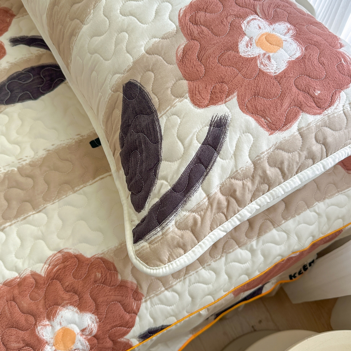 91家纺网 家纺一手货源 找家纺 笠裙家纺 2025新款磨毛夹棉S边单件三件套韩版防滑床裙单床裙床裙单件 宠爱