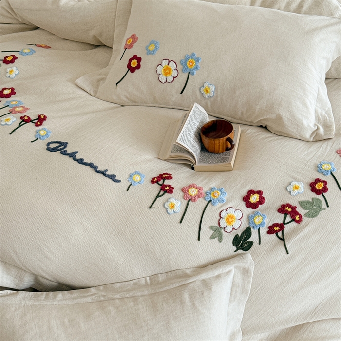 91家纺网 家纺一手货源 找家纺 绒棉世家 2025新款20%亚麻80%棉双层棉麻刺绣四件套 花梦榻-白