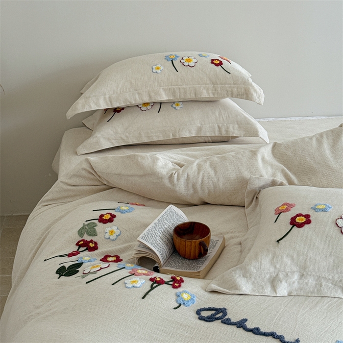 91家纺网 家纺一手货源 找家纺 绒棉世家 2025新款20%亚麻80%棉双层棉麻刺绣四件套 花梦榻-白