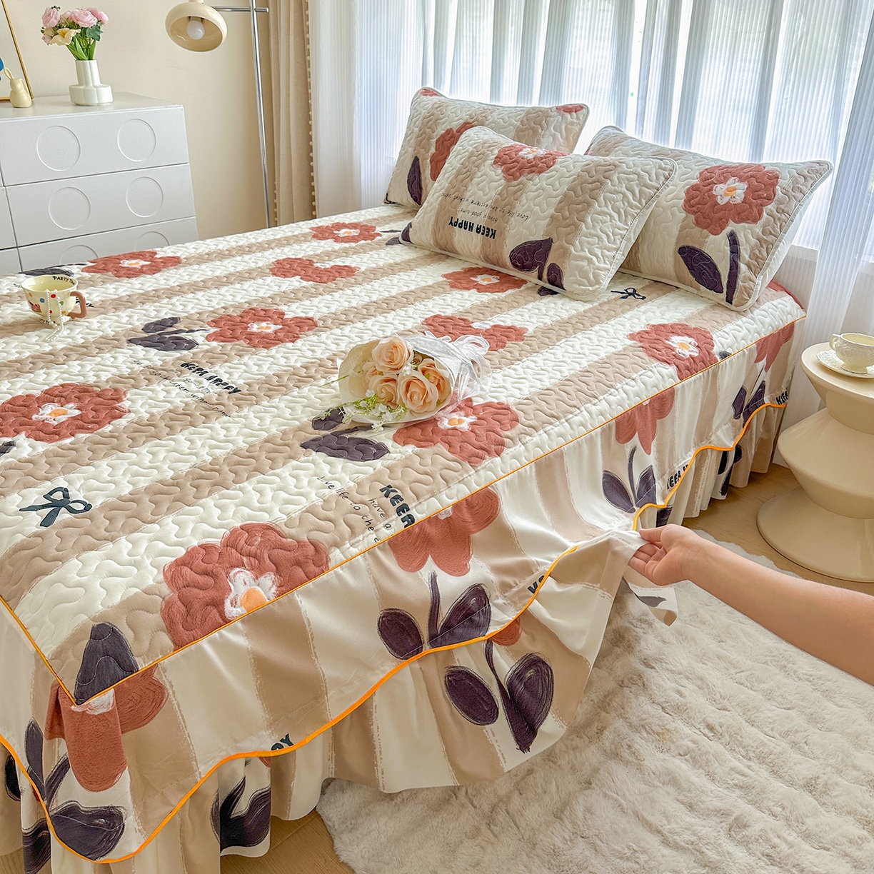 91家纺网 家纺一手货源 找家纺 笠裙家纺 2025新款磨毛夹棉S边单件三件套韩版防滑床裙单床裙床裙单件 宠爱