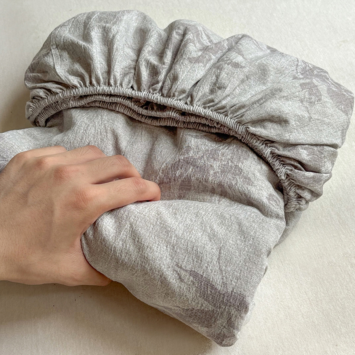 91家纺网 家纺一手货源 找家纺 悦织湾家纺 2025新款复古原麻床笠天然质朴舒适透气轻奢中式典雅精致单床笠床笠单品枕套三件套 复古原麻-灰柏银霜