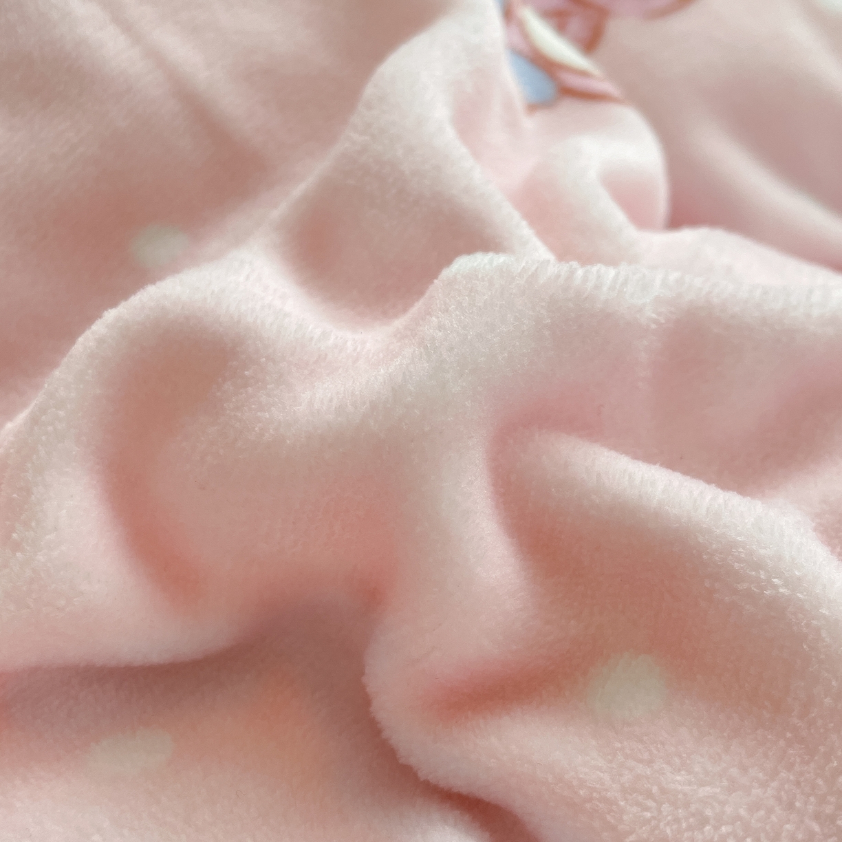 91家纺网 家纺一手货源 找家纺 金爱家 2025新款A类正版三丽鸥授权卡通加厚高克重牛奶绒系列四件套 绒三丽鸥-少女美乐蒂