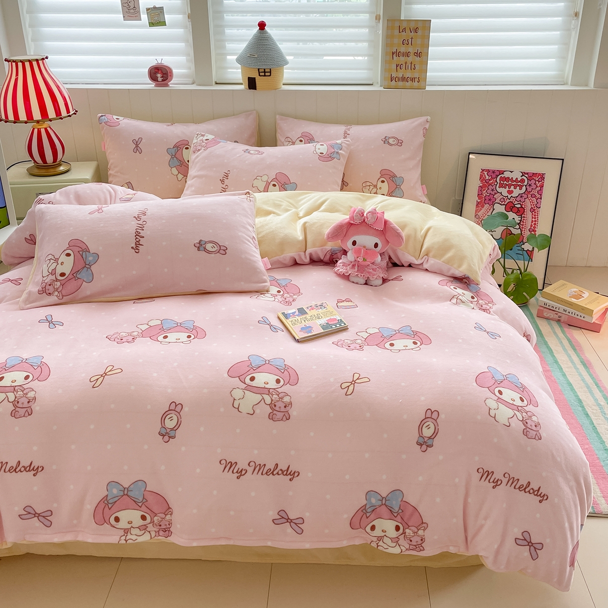 91家纺网 家纺一手货源 找家纺 金爱家 2025新款A类正版三丽鸥授权卡通加厚高克重牛奶绒系列四件套 绒三丽鸥-少女美乐蒂