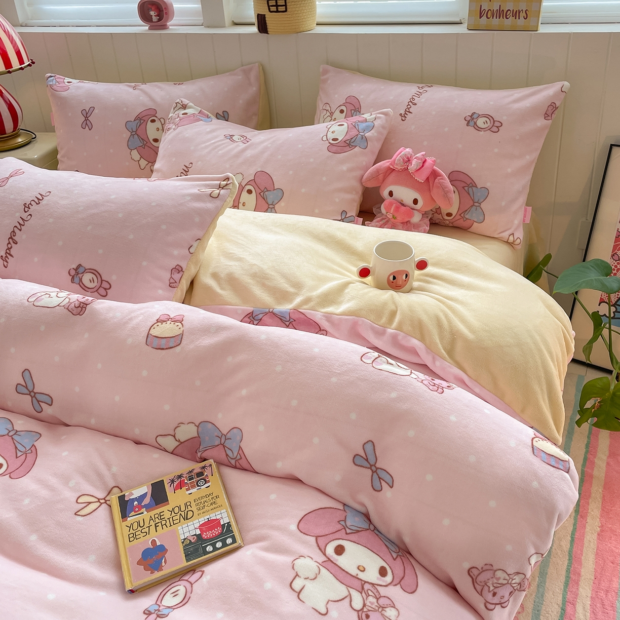 91家纺网 家纺一手货源 找家纺 金爱家 2025新款A类正版三丽鸥授权卡通加厚高克重牛奶绒系列四件套 绒三丽鸥-少女美乐蒂