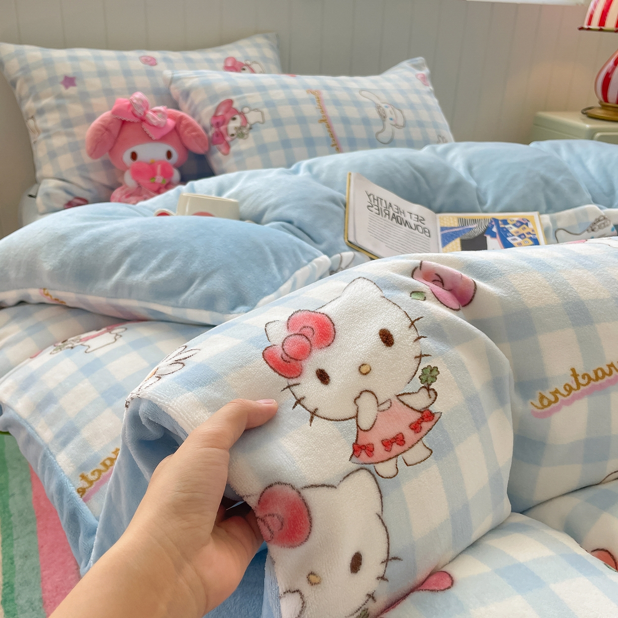 91家纺网 家纺一手货源 找家纺 金爱家 2025新款A类正版三丽鸥授权卡通加厚高克重牛奶绒系列四件套 绒三丽鸥-少女梦