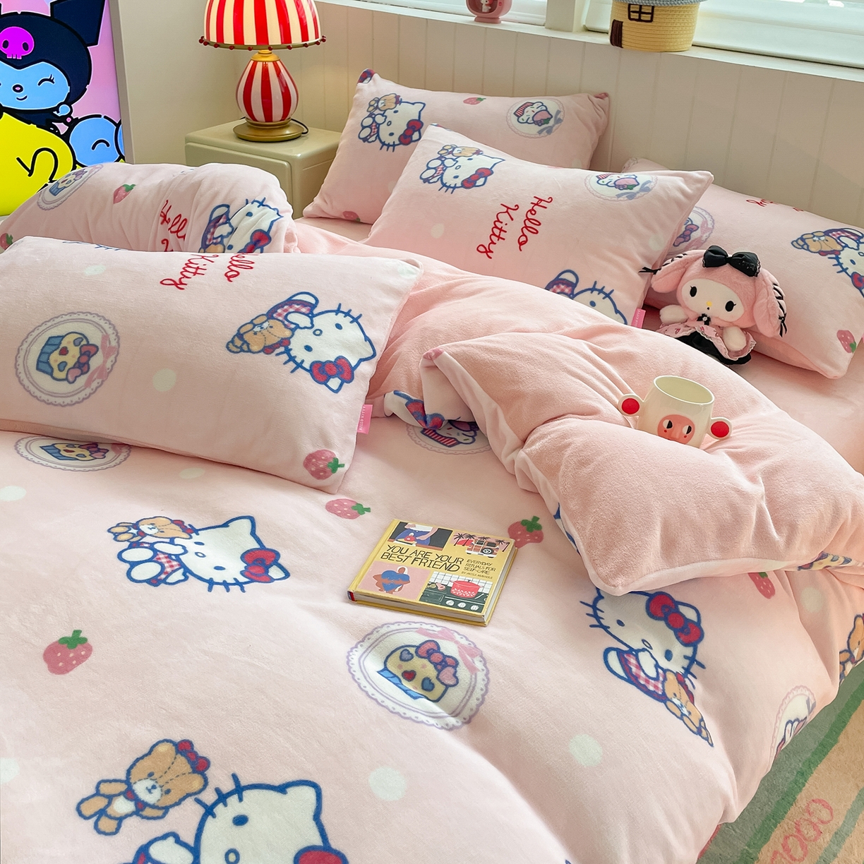 91家纺网 家纺一手货源 找家纺 金爱家 2025新款A类正版三丽鸥授权卡通加厚高克重牛奶绒系列四件套 绒三丽鸥-甜美kitty