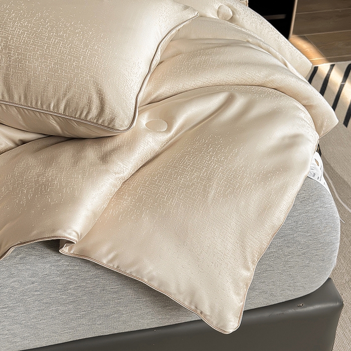 91家纺网 家纺一手货源 找家纺 （总）娇逸家居 2025新款60支天丝棉提花贵妇银丝春秋被被子被芯可配同系列枕套床单
