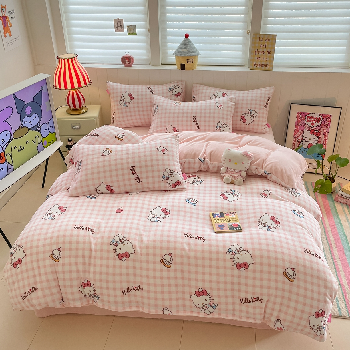 91家纺网 家纺一手货源 找家纺 金爱家 2025新款A类正版三丽鸥授权卡通加厚高克重牛奶绒系列四件套 绒三丽鸥-甜心kitty粉