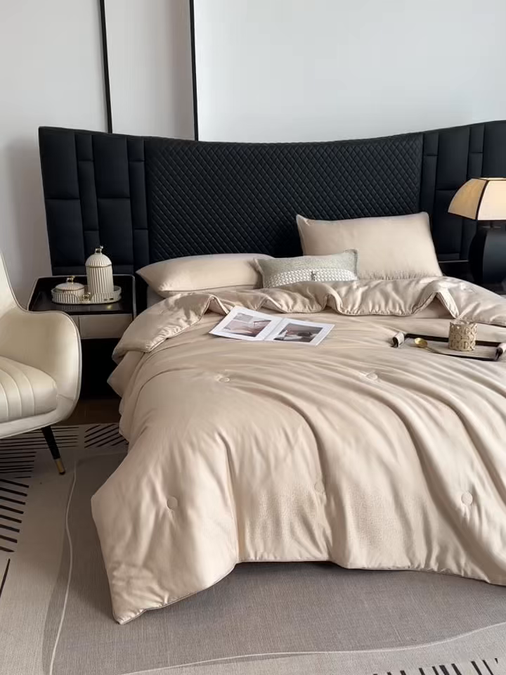 91家纺网 家纺一手货源 找家纺 娇逸家居 2025新款60支天丝棉提花贵妇银丝春秋被被子被芯可配同系列枕套床单 繁星咖