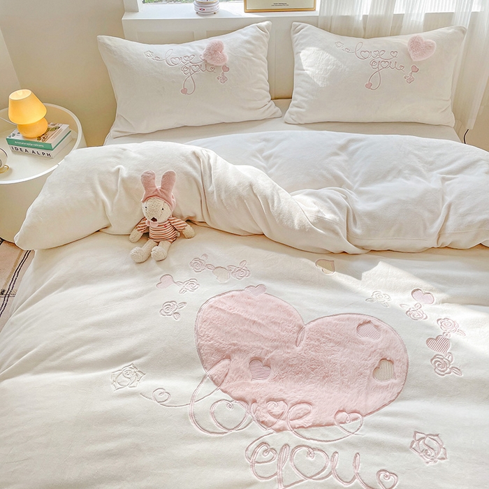 91家纺网 家纺一手货源 找家纺 （总）亲亲公主 2025新款爱心 LOVE YOU 保暖四件套