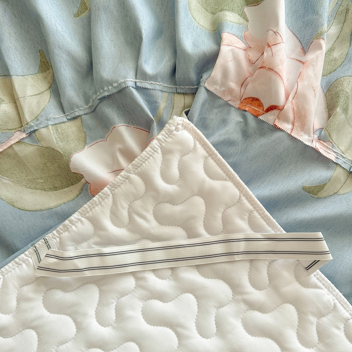 91家纺网 家纺一手货源 找家纺 笠裙家纺 2025新款磨毛夹棉S边单件三件套韩版防滑床裙单床裙床裙单件 婉华