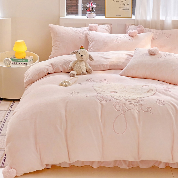 91家纺网 家纺一手货源 找家纺 亲亲公主 2025新款爱心 LOVE YOU 保暖四件套 浅粉玉