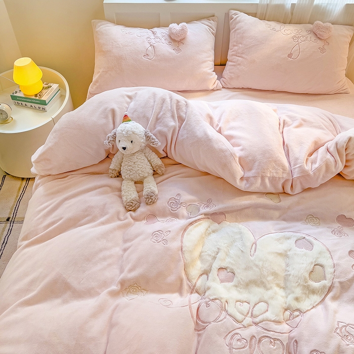 91家纺网 家纺一手货源 找家纺 亲亲公主 2025新款爱心 LOVE YOU 保暖四件套 浅粉玉