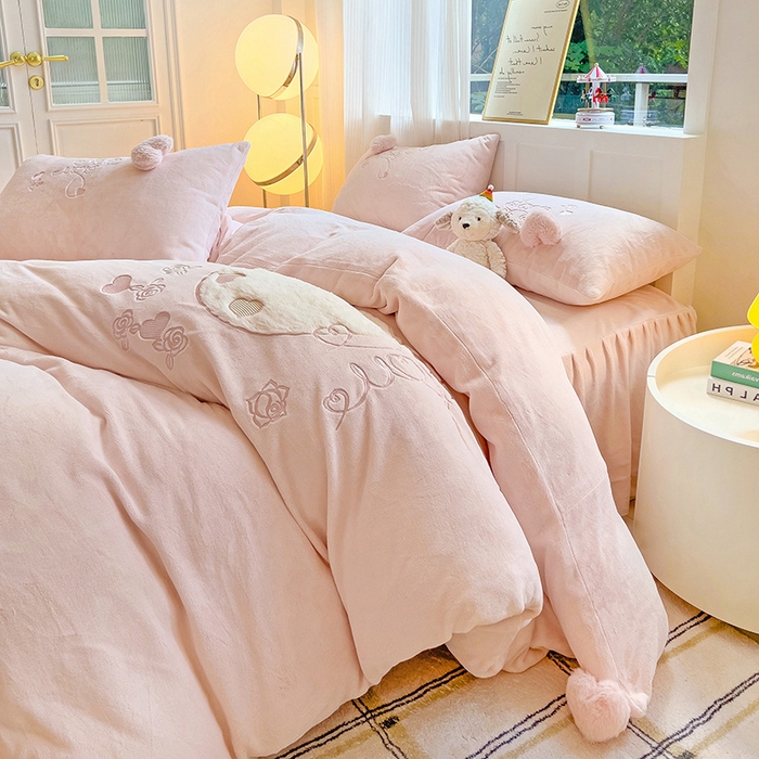 91家纺网 家纺一手货源 找家纺 亲亲公主 2025新款爱心 LOVE YOU 保暖四件套 浅粉玉