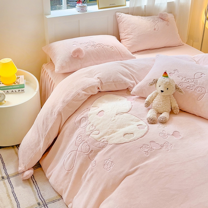 91家纺网 家纺一手货源 找家纺 亲亲公主 2025新款爱心 LOVE YOU 保暖四件套 浅粉玉