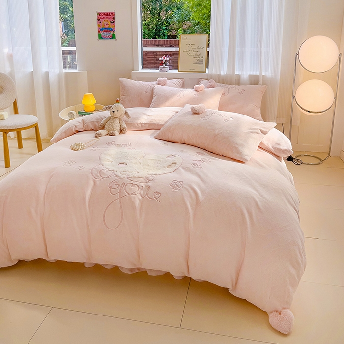 91家纺网 家纺一手货源 找家纺 亲亲公主 2025新款爱心 LOVE YOU 保暖四件套 浅粉玉