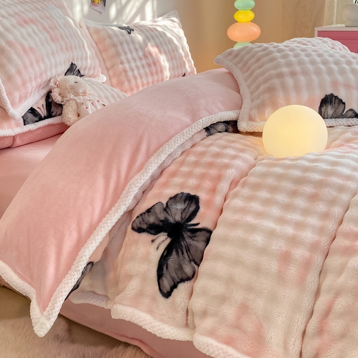 91家纺网 家纺一手货源 找家纺 悦织湾家纺 2025新款床单床笠款A类仿兔毛绒印花泡泡四件套轻奢牛奶绒四件套单双人学生宿舍 泡泡彩色蝴蝶