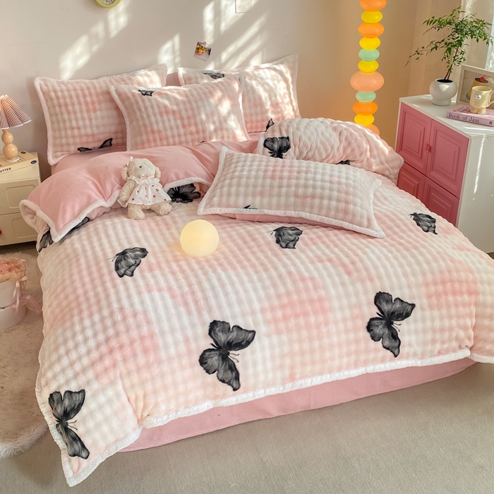 91家纺网 家纺一手货源 找家纺 悦织湾家纺 2025新款床单床笠款A类仿兔毛绒印花泡泡四件套轻奢牛奶绒四件套单双人学生宿舍 泡泡彩色蝴蝶