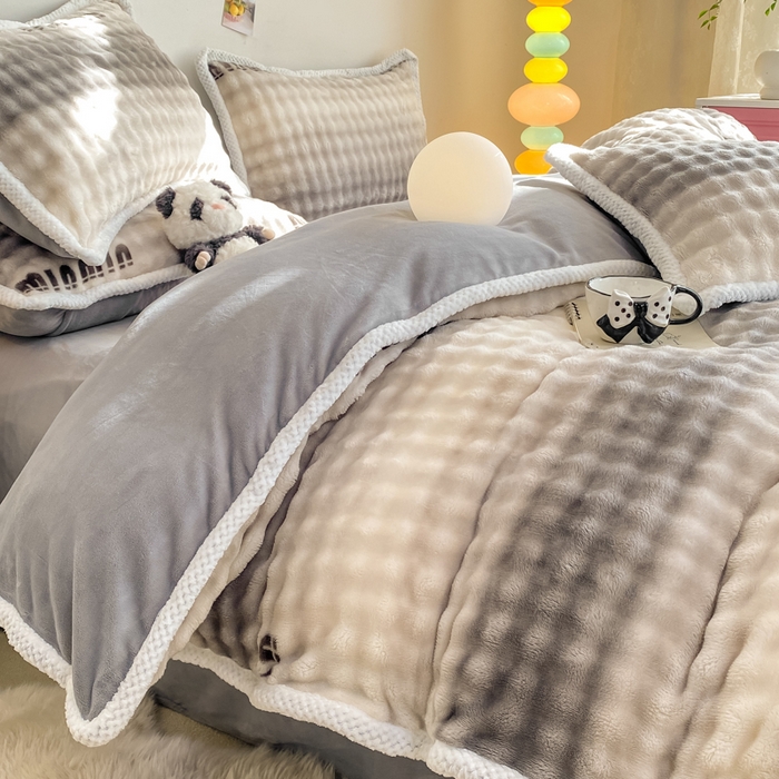 91家纺网 家纺一手货源 找家纺 悦织湾家纺 2025新款床单床笠款A类仿兔毛绒印花泡泡四件套轻奢牛奶绒四件套单双人学生宿舍 泡泡咪咪灰