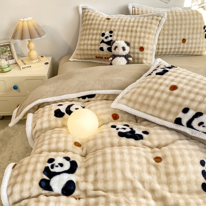 91家纺网 家纺一手货源 找家纺 悦织湾家纺 2025新款床单床笠款A类仿兔毛绒印花泡泡四件套轻奢牛奶绒四件套单双人学生宿舍 泡泡熊猫咖