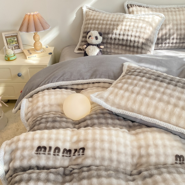 91家纺网 家纺一手货源 找家纺 悦织湾家纺 2025新款床单床笠款A类仿兔毛绒印花泡泡四件套轻奢牛奶绒四件套单双人学生宿舍 泡泡咪咪灰