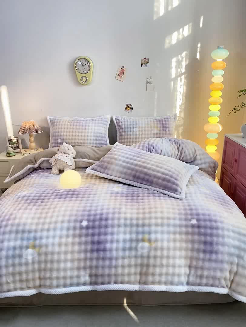 91家纺网 家纺一手货源 找家纺 悦织湾家纺 2025新款床单床笠款A类仿兔毛绒印花泡泡四件套轻奢牛奶绒四件套单双人学生宿舍 泡泡星空