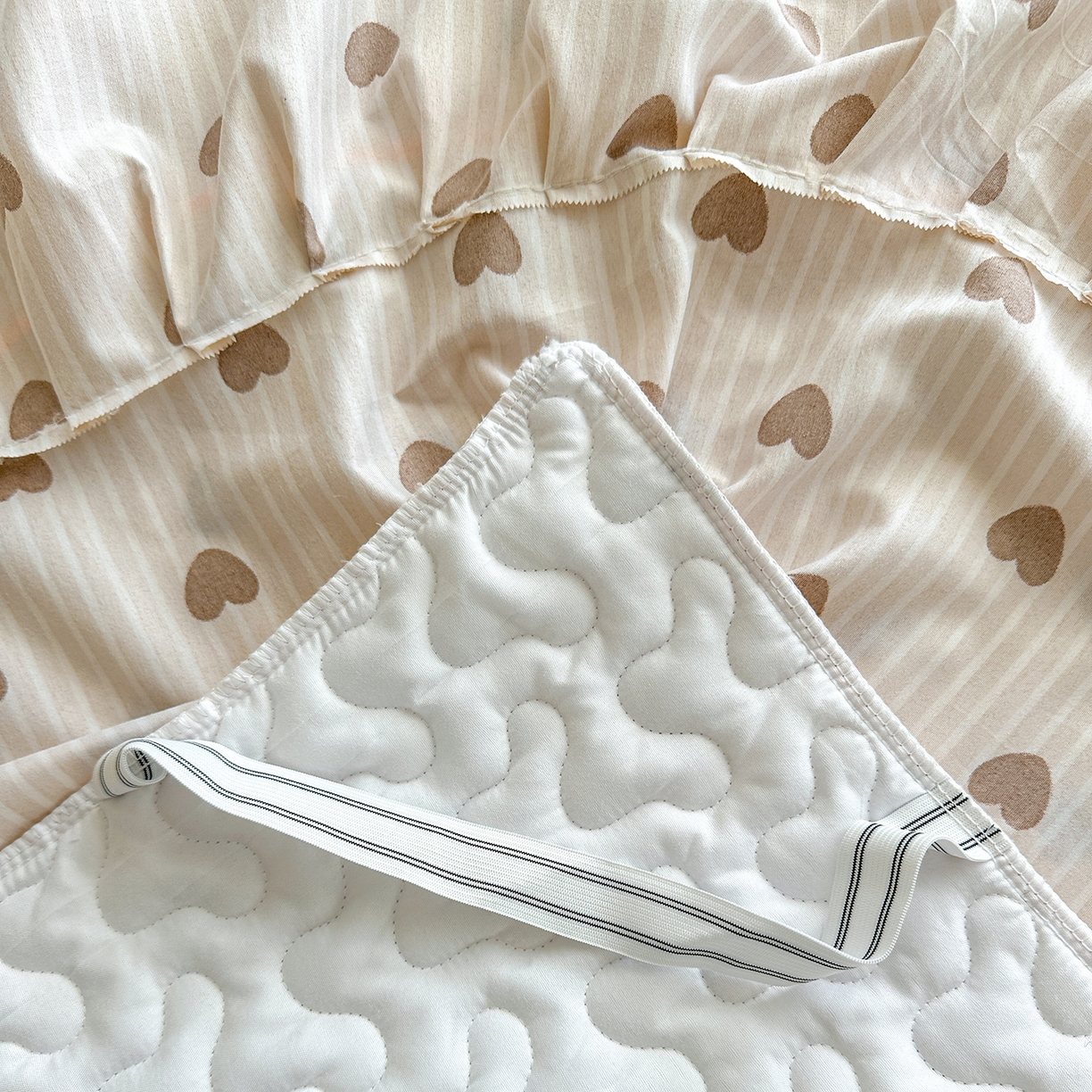 91家纺网 家纺一手货源 找家纺 笠裙家纺 2025新款磨毛夹棉S边单件三件套韩版防滑床裙单床裙床裙单件 心意