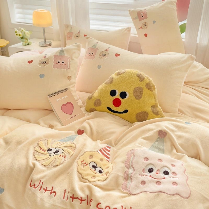 91家纺网 家纺一手货源 找家纺 （总）亲亲公主 2025新款牛奶绒贴布绣四件套-曲奇