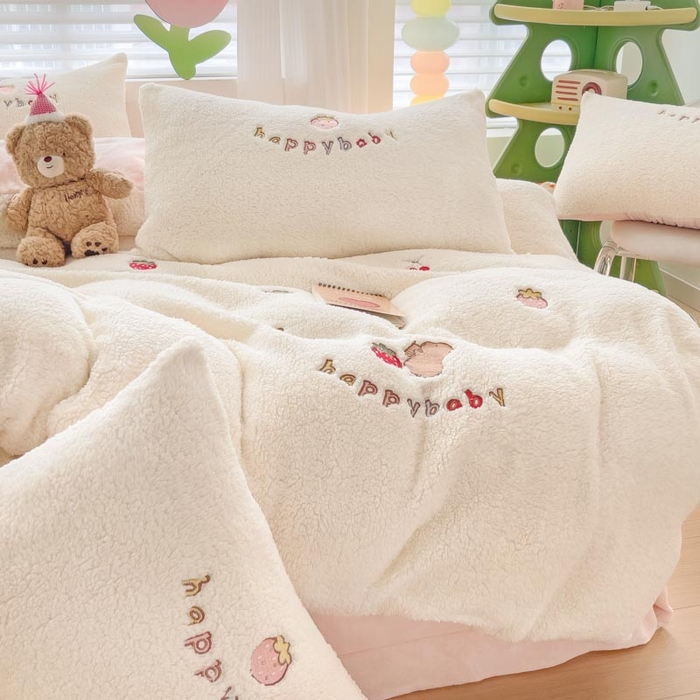 91家纺网 家纺一手货源 找家纺 （总）亲亲公主 2025新款羊羔绒绣花保暖四件套-草莓熊