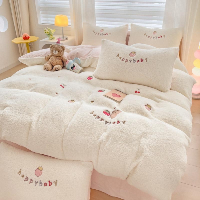 91家纺网 家纺一手货源 找家纺 （总）亲亲公主 2025新款羊羔绒绣花保暖四件套-草莓熊