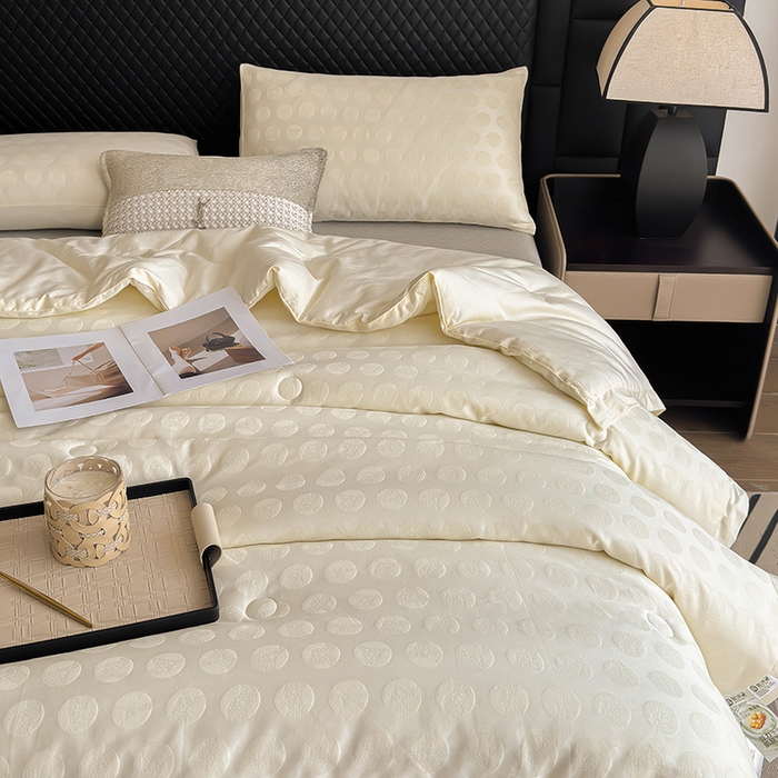 91家纺网 家纺一手货源 找家纺 娇逸家居 2025新款60支全棉纯棉提花水洗棉春秋被被子被芯 可配同系列枕套床单 浮光白