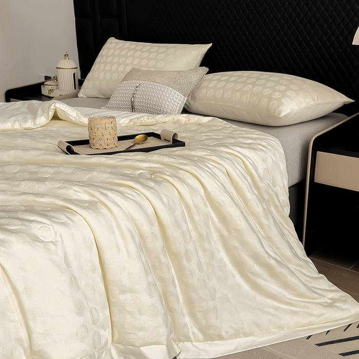 91家纺网 家纺一手货源 找家纺 娇逸家居 2025新款60支全棉纯棉提花水洗棉春秋被被子被芯 可配同系列枕套床单 浮光白