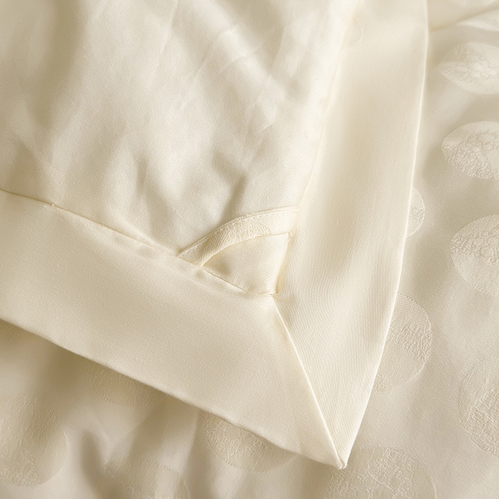 91家纺网 家纺一手货源 找家纺 娇逸家居 2025新款60支全棉纯棉提花水洗棉春秋被被子被芯 可配同系列枕套床单 浮光白