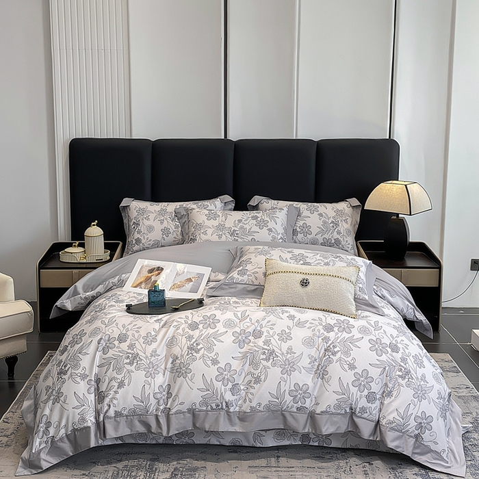 91家纺网 家纺一手货源 找家纺 娇逸家居 2025新款100支新疆长绒棉纯棉数码印花全棉四件套（专版花型） 初语-灰