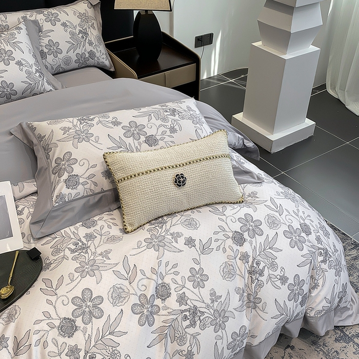91家纺网 家纺一手货源 找家纺 娇逸家居 2025新款100支新疆长绒棉纯棉数码印花全棉四件套（专版花型） 初语-灰