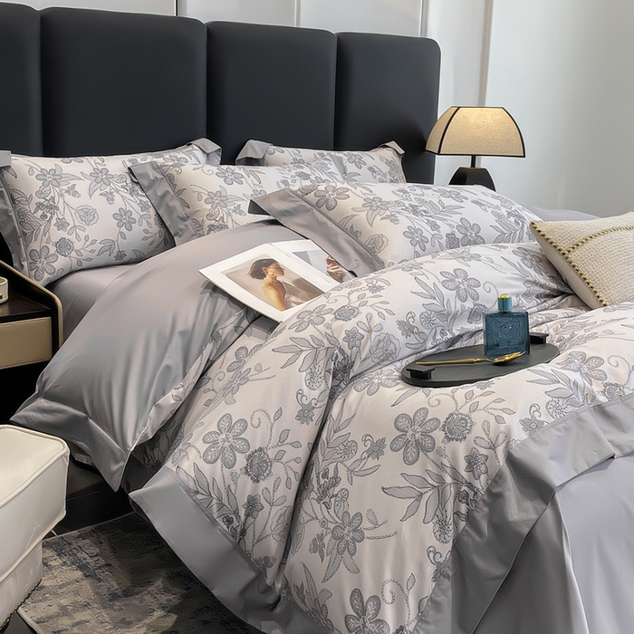 91家纺网 家纺一手货源 找家纺 娇逸家居 2025新款100支新疆长绒棉纯棉数码印花全棉四件套（专版花型） 初语-灰