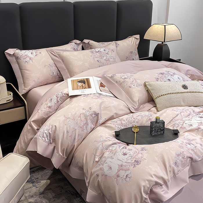 91家纺网 家纺一手货源 找家纺 娇逸家居 2025新款100支新疆长绒棉纯棉数码印花全棉四件套（专版花型） 伊芙琳-粉
