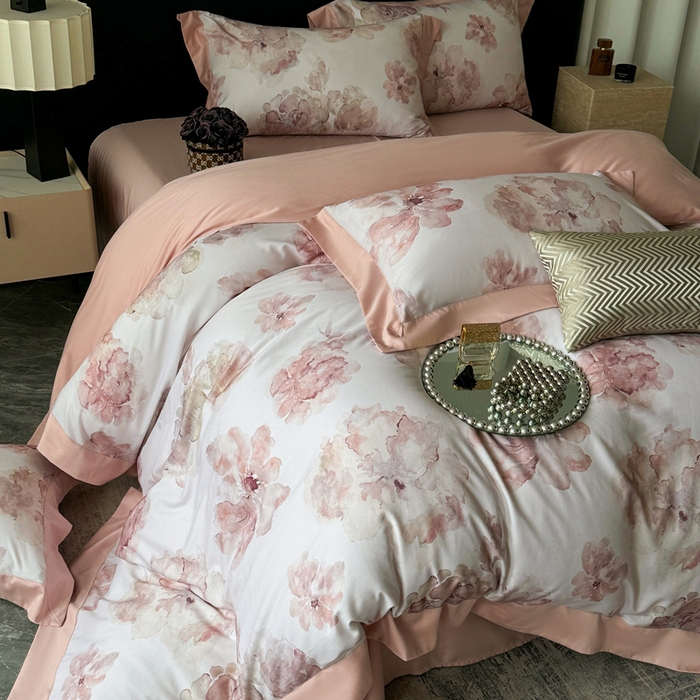 91家纺网 家纺一手货源 找家纺 娇逸家居 2025新款铂金天丝棉磨毛数码印花系列四件套 幽若-粉