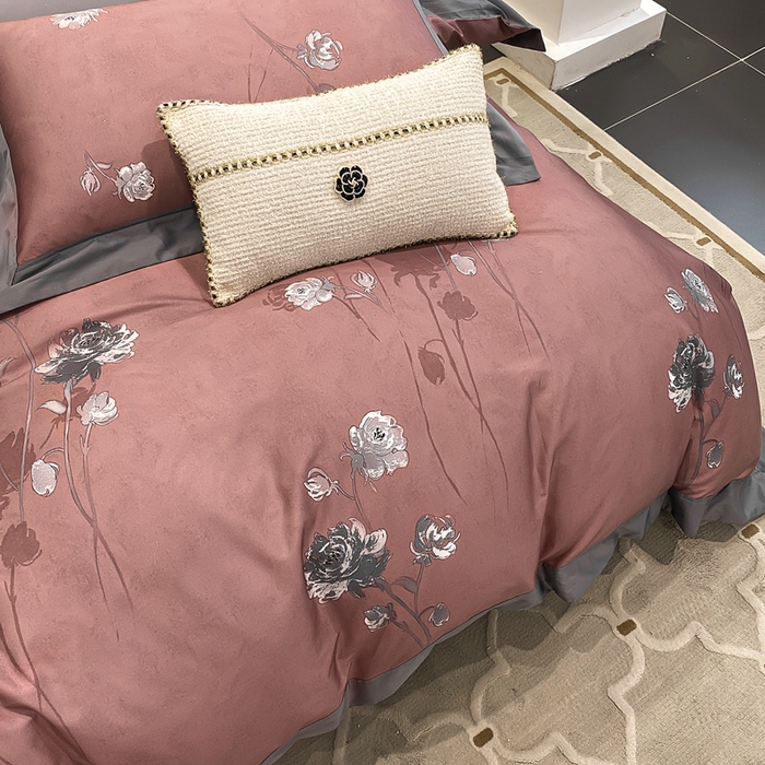 91家纺网 家纺一手货源 找家纺 娇逸家居 2025新款100支新疆长绒棉纯棉数码印花全棉四件套（专版花型） 允棠红