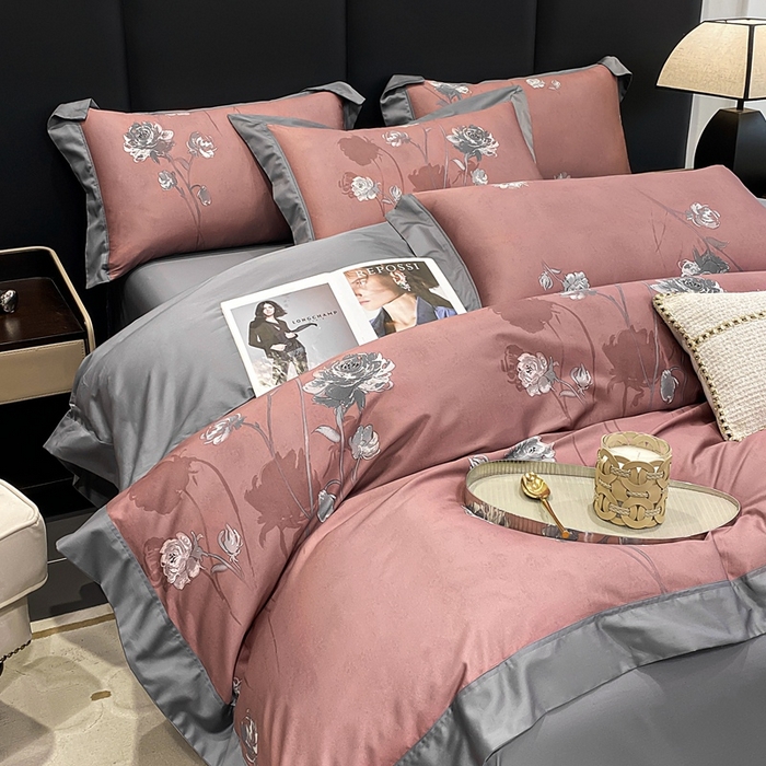 91家纺网 家纺一手货源 找家纺 娇逸家居 2025新款100支新疆长绒棉纯棉数码印花全棉四件套（专版花型） 允棠红