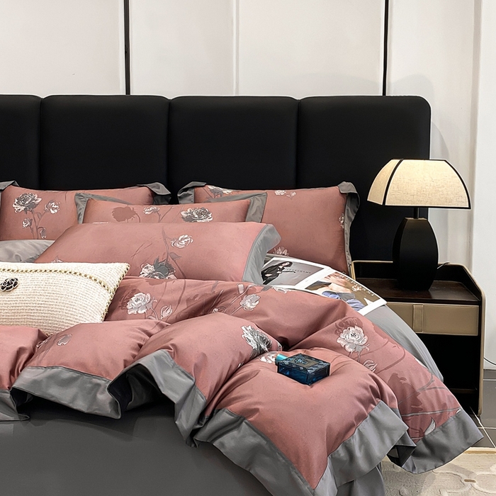 91家纺网 家纺一手货源 找家纺 娇逸家居 2025新款100支新疆长绒棉纯棉数码印花全棉四件套（专版花型） 允棠红