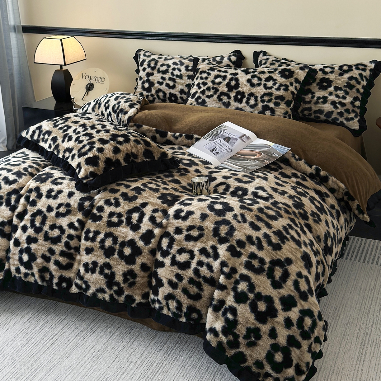 91家纺网 家纺一手货源 找家纺 金艾草 2025新款兔毛法式床单款四件套 豹纹