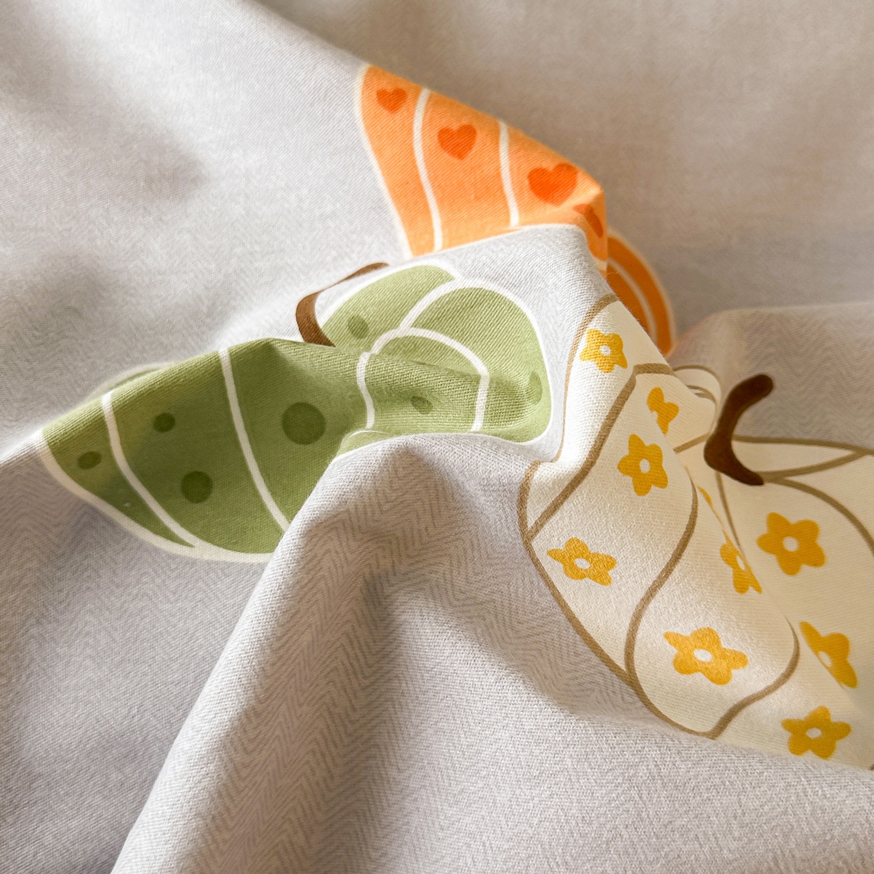 91家纺网 家纺一手货源 找家纺 磨毛世家家纺 2025新款生态四件套 南瓜甜心-灰