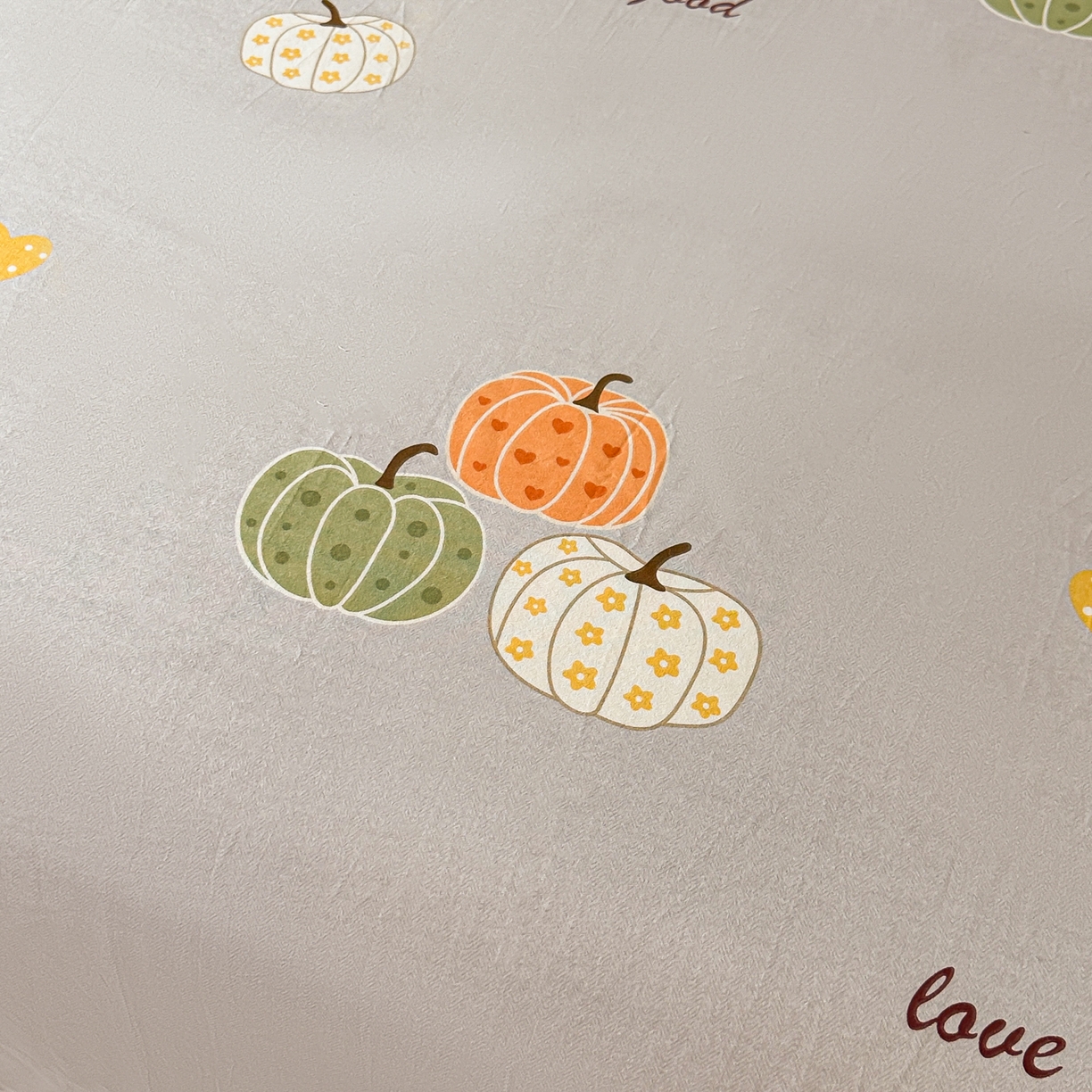 91家纺网 家纺一手货源 找家纺 磨毛世家家纺 2025新款生态四件套 南瓜甜心-灰