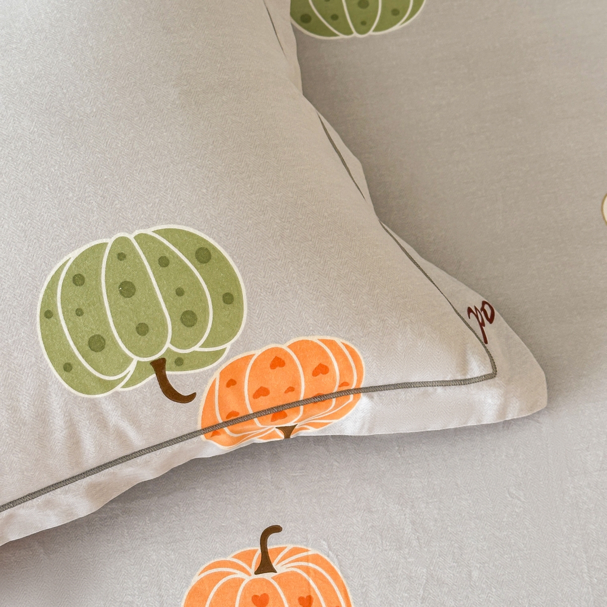 91家纺网 家纺一手货源 找家纺 磨毛世家家纺 2025新款生态四件套 南瓜甜心-灰