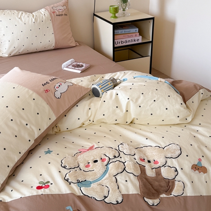 91家纺网 家纺一手货源 找家纺 柚子YOUTH 2025新款全棉纯棉工艺款13070贴布绣四件套 毛绒小狗