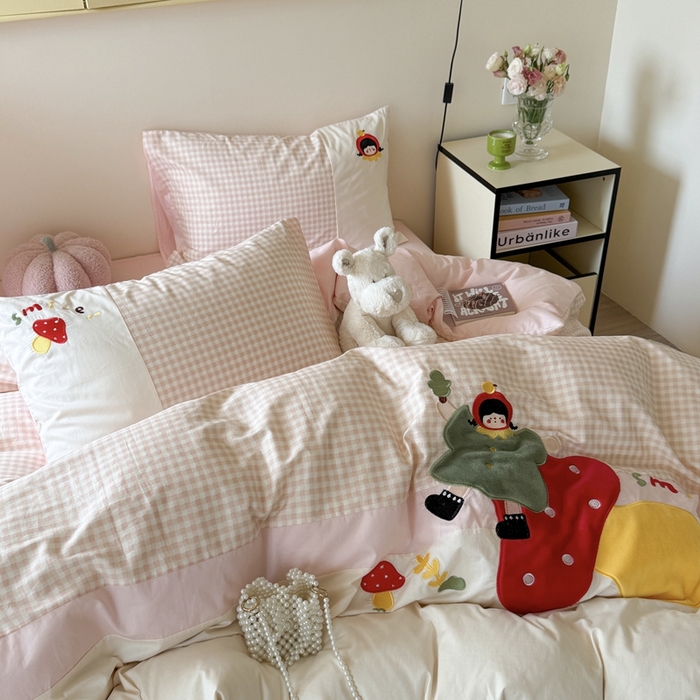 91家纺网 家纺一手货源 找家纺 柚子YOUTH 2025新款全棉纯棉工艺款13070贴布绣四件套 蘑菇女孩